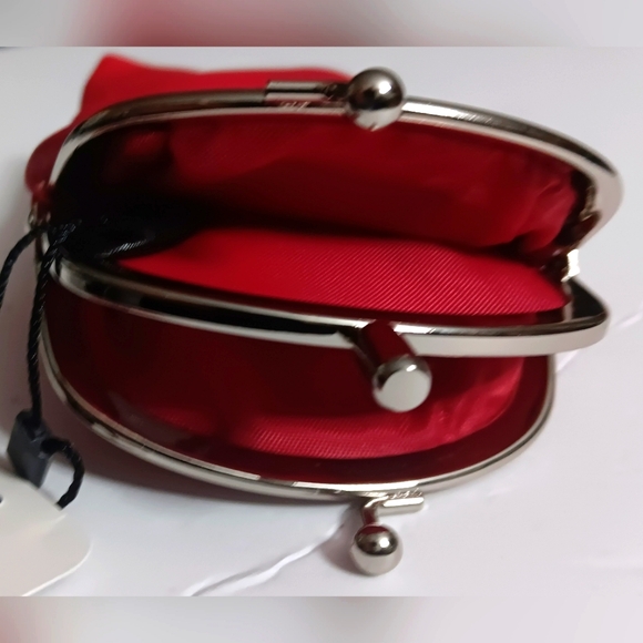 MY LUCKY RED Mundi Triple Silver Frame Cigarette Case - Picture 2 of 3